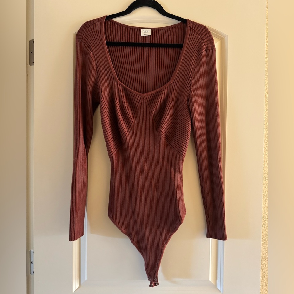 Ribbed Long Sleeve Bodysuit - Brown
